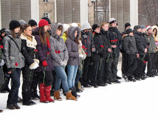 Митинг у мемориала