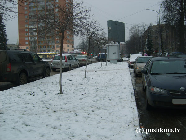 Парковка возле Администрации