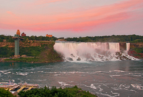 Niagara Falls. Evening.